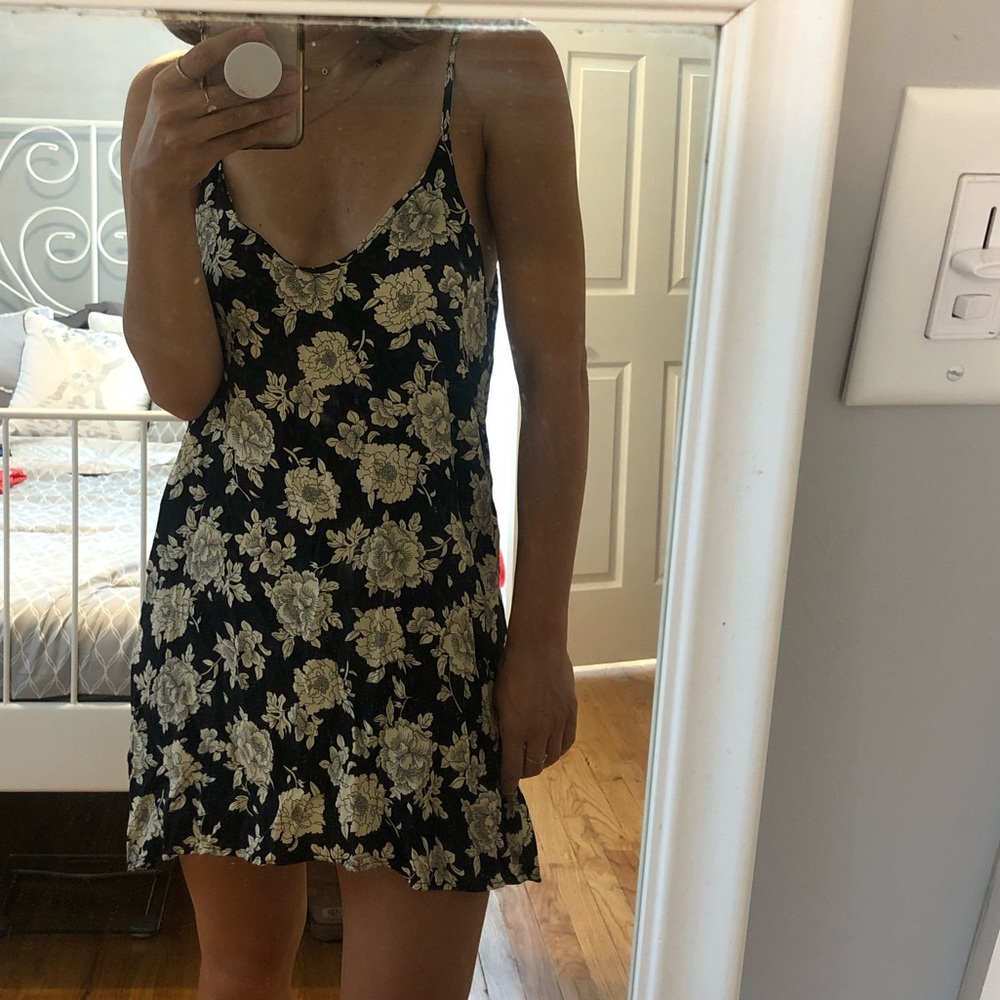 Brandy Melville slip dress NWOT- OSFA